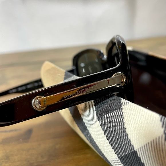 Burberry Sunglasses B 4051 - Picture 4 of 14